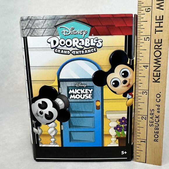 Disney Doorables MICKEY MOUSE STEAMBOAT WILLIE Grand Entrance 3" NEW in BOX - Picture 9 of 13